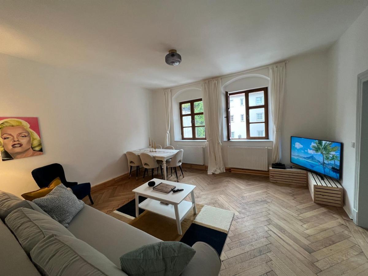 Liboria I Als Gruppe Im Denkmal Augsburgs Apartment Exterior photo